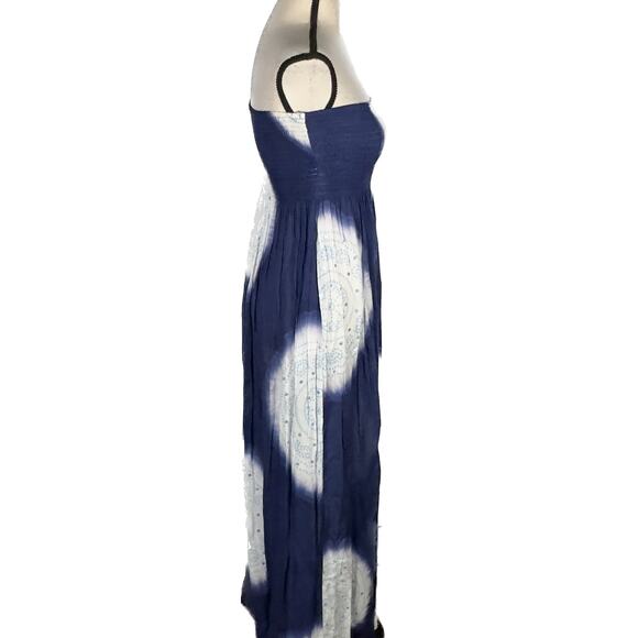 Coolchange Strapless Smocked Maxi Dress Blue White Women's Size Medium - Picture 2 of 7